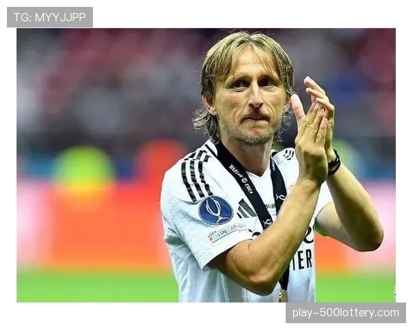 聚焦:38岁的莫德里奇宣布赛季末离队,将结束十年皇马生涯 聚焦:38岁的莫德里奇宣布赛季末离队,将结束十年皇马生涯